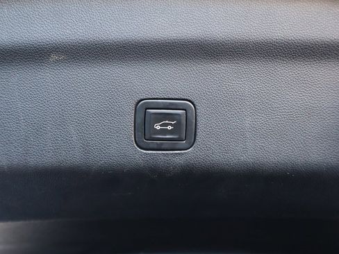 Used 2021 Chevrolet Tahoe Z71 w/ Z71 Signature Package image 25