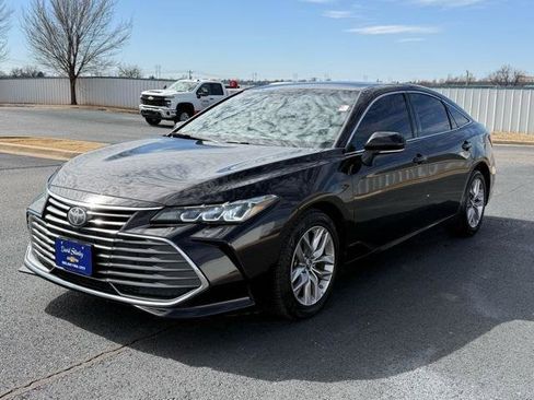 Used 2019 Toyota Avalon XLE w/ Preferred Accessory Package image 6