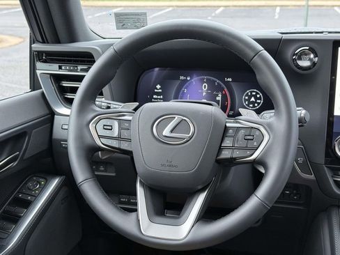 Used 2025 Lexus GX 550 image 9