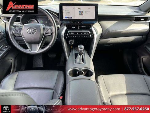 Certified 2023 Toyota Venza XLE AWD/4WD image 17
