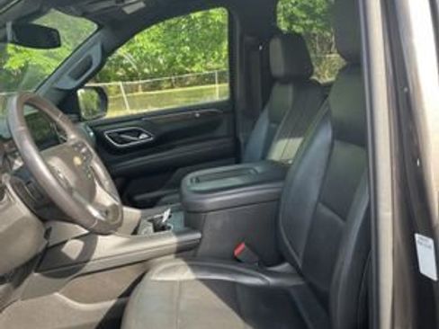 Used 2021 Chevrolet Suburban LT image 16