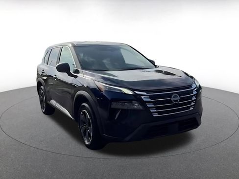 Used 2025 Nissan Rogue SV FWD image 3