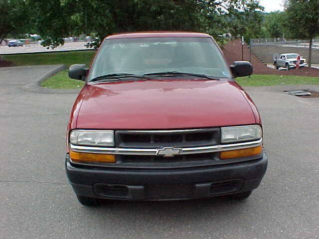 Used 2002 Chevrolet S10 Pickup 2WD Regular Cab image 20