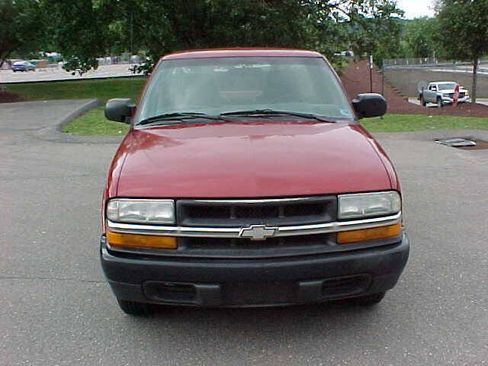 Used 2002 Chevrolet S10 Pickup 2WD Regular Cab image 20
