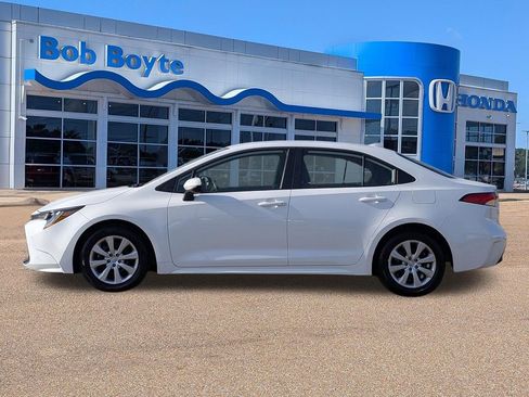 Used 2023 Toyota Corolla LE FWD image 6