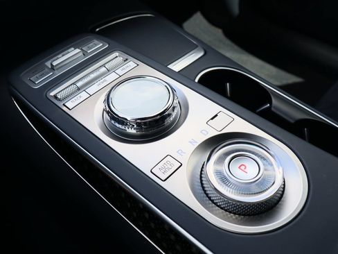 Used 2022 Genesis GV70 3.5T Sport w/ Sport Prestige Package AWD/4WD image 17