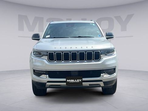 Used 2024 Jeep Wagoneer Series III AWD/4WD image 8
