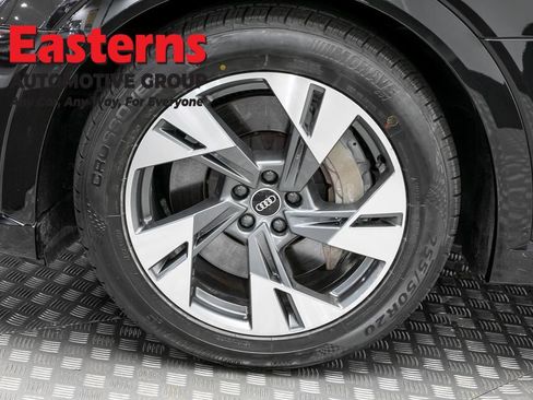 Used 2021 Audi e-tron Premium w/ Convenience Plus Package AWD/4WD image 34
