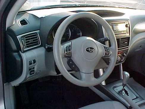 Used 2011 Subaru Forester 2.5X Premium w/ All-Weather Pkg image 16