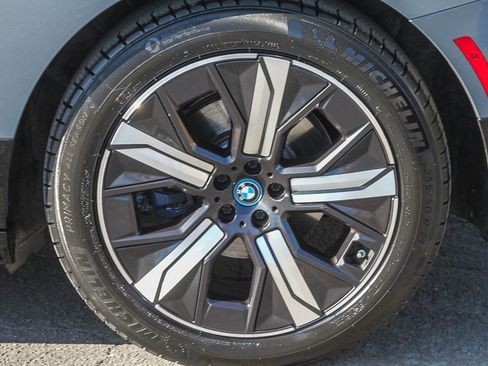 Used 2023 BMW iX xDrive50 w/ Premium Package AWD/4WD image 13