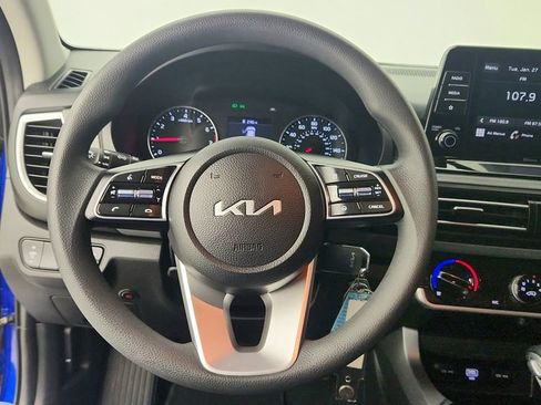 Used 2023 Kia Seltos LX image 19