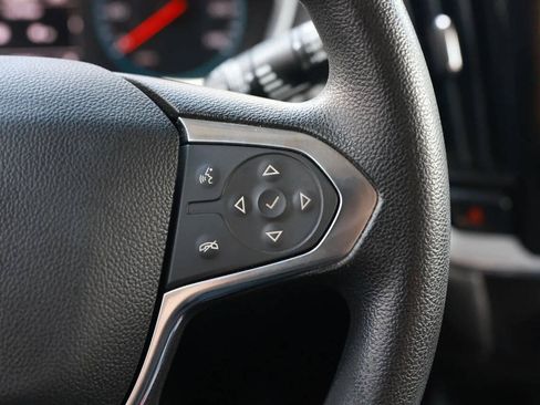 Used 2019 Chevrolet Traverse LS FWD image 19