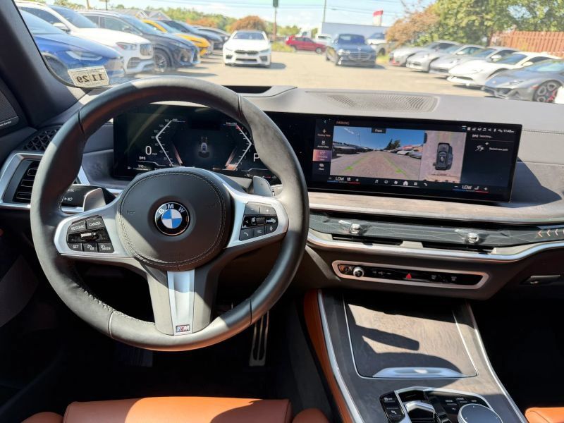 Used 2025 BMW X5 xDrive40i w/ M Sport Package AWD/4WD image 21