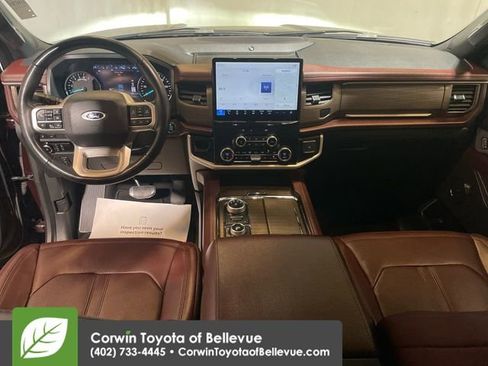 Used 2024 Ford Expedition Limited image 11