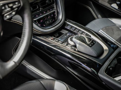 Used 2022 Aston Martin DBX AWD/4WD image 55