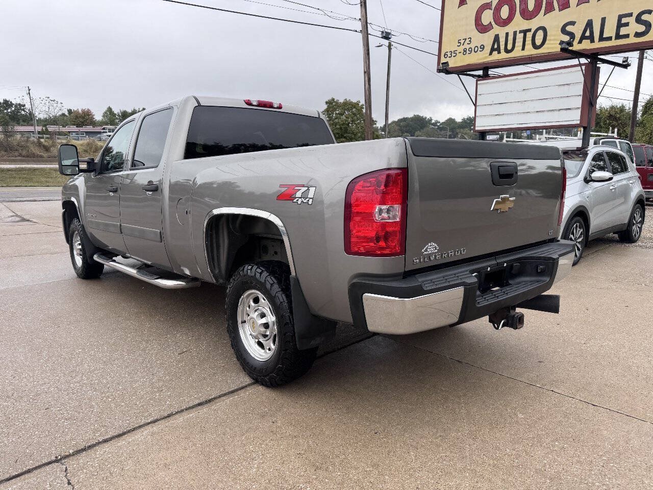 Used 2007 Chevrolet Silverado 2500 LT w/ 1LT Convenience Package AWD/4WD image 6