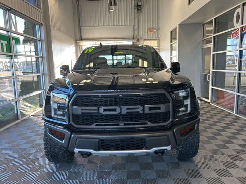 Used 2019 Ford F150 Raptor w/ Equipment Group 802A Luxury image 2