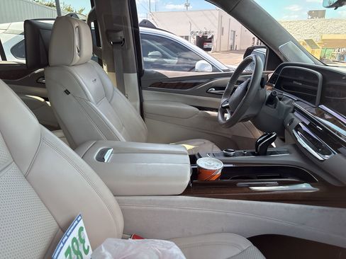 Used 2022 Cadillac Escalade Sport Platinum image 5