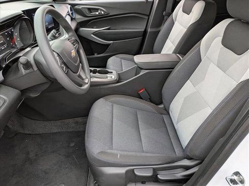 Used 2025 Chevrolet Trax LS image 14