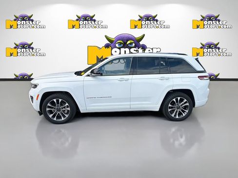 Used 2022 Jeep Grand Cherokee Overland w/ Luxury Tech Group IV AWD/4WD image 8