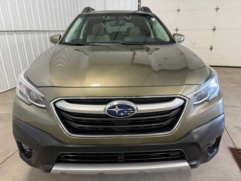 Certified 2022 Subaru Outback Limited AWD/4WD image 3