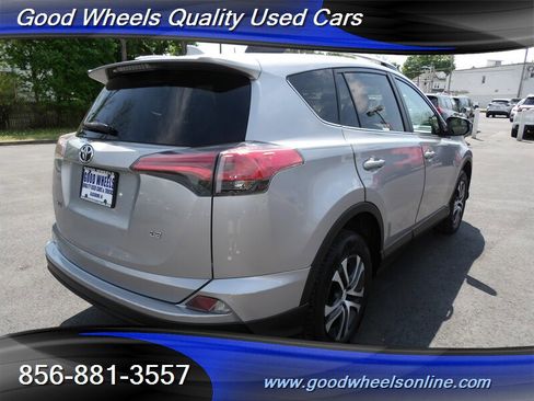 Used 2016 Toyota RAV4 LE FWD image 5