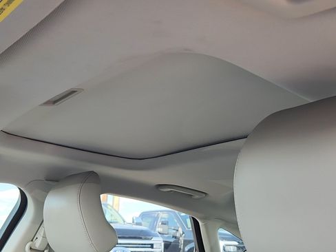 Used 2018 Ford Fusion SE w/ Fusion SE Technology Package FWD image 10