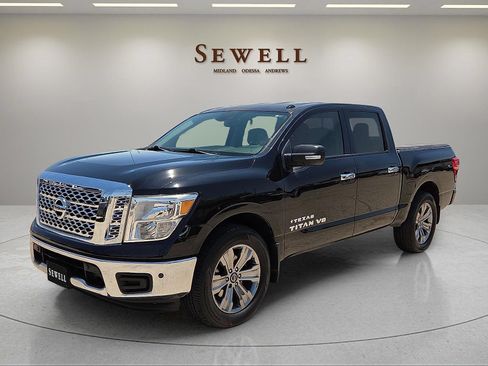 Used 2018 Nissan Titan SV w/ SV Convenience Package RWD image 1