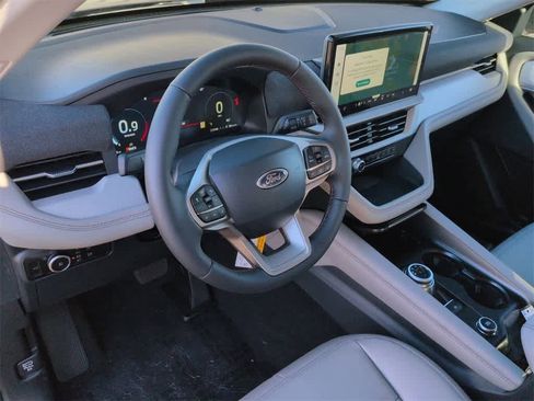 New 2025 Ford Explorer Active w/ Active Comfort Package image 10