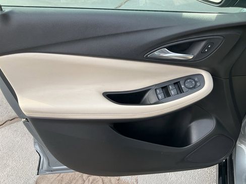 Used 2024 Buick Encore GX Sport Touring image 3