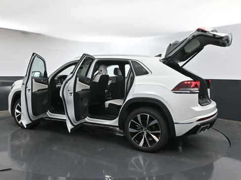 New 2026 Volkswagen Atlas Cross Sport SEL Premium R-Line AWD/4WD image 42