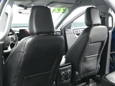 Used 2022 Ford Explorer XLT w/ Equipment Group 202A AWD/4WD image 22