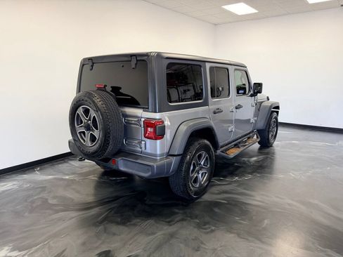 Used 2018 Jeep Wrangler Unlimited Sport S AWD/4WD image 21