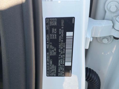 Used 2023 Volvo XC60 B5 Plus w/ Protection Package image 28