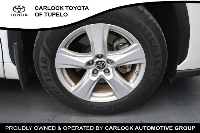 Used 2023 Toyota Highlander LE AWD/4WD image 47