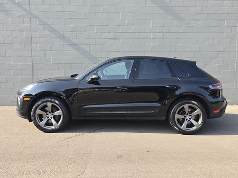 Certified 2023 Porsche Macan AWD/4WD image 2
