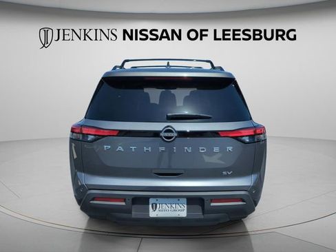 Certified 2024 Nissan Pathfinder SV w/ SV Premium Package FWD image 7