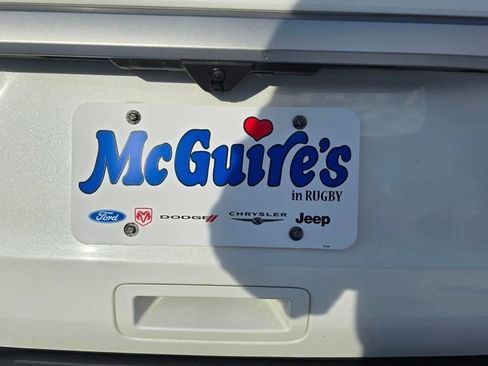 Used 2023 Ford Expedition Max XLT image 8