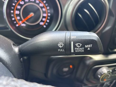 Used 2021 Jeep Gladiator Sport AWD/4WD image 37