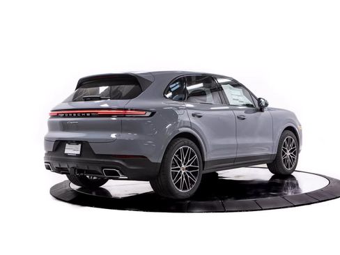 Certified 2026 Porsche Cayenne AWD/4WD image 7