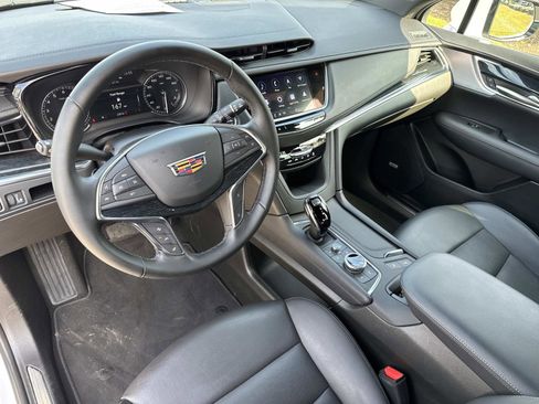 Certified 2025 Cadillac XT5 Premium Luxury image 23