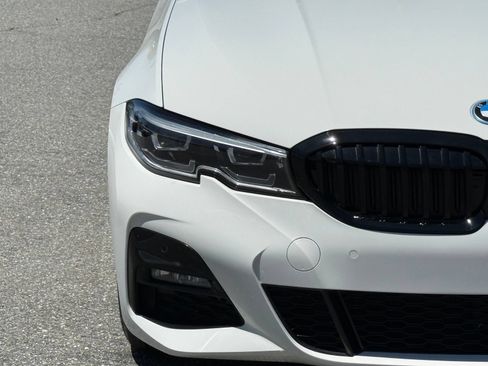 Used 2022 BMW 330e w/ M Sport Package RWD image 13