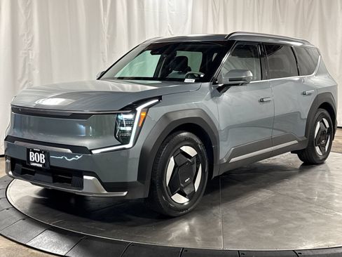 Certified 2024 Kia EV9 Wind AWD/4WD image 1