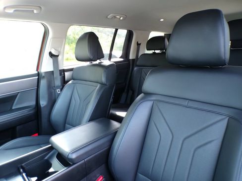 Used 2025 Hyundai Santa Fe SEL AWD/4WD image 11