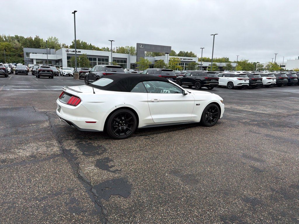 Used 2017 Ford Mustang GT Premium w/ Black Accent Package RWD image 28