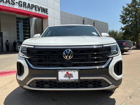 Used 2026 Volkswagen Atlas Cross Sport SE FWD image 3