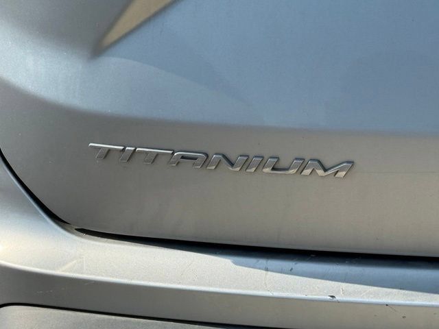 Used 2022 Ford Edge Titanium AWD/4WD image 7