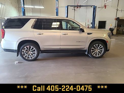 Used 2021 GMC Yukon Denali w/ Denali Premium Package AWD/4WD image 14