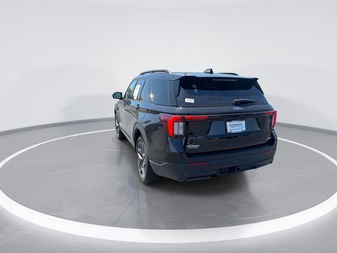 Used 2025 Ford Explorer ST-Line w/ ST-Line Street Pack AWD/4WD image 6