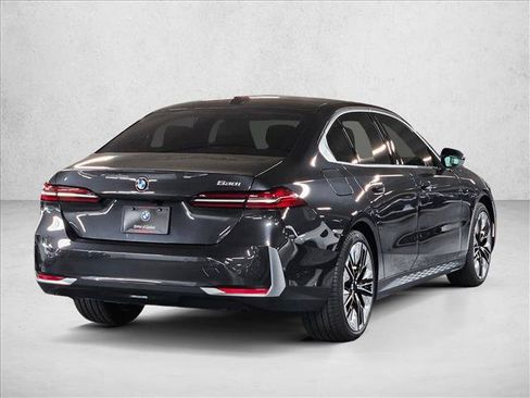 Used 2026 BMW 530i w/ Premium Package RWD image 5